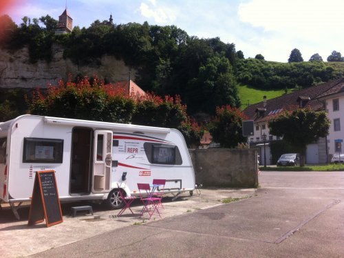 La Caravane à la Prison Centrale (FR) {JPEG}